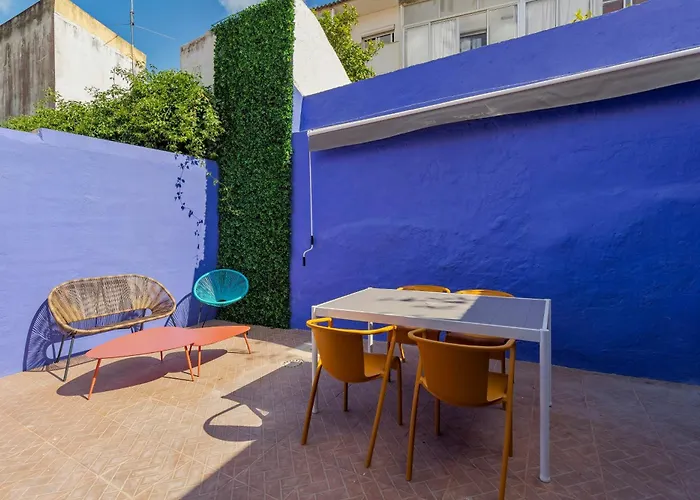 Fonz Patio House *